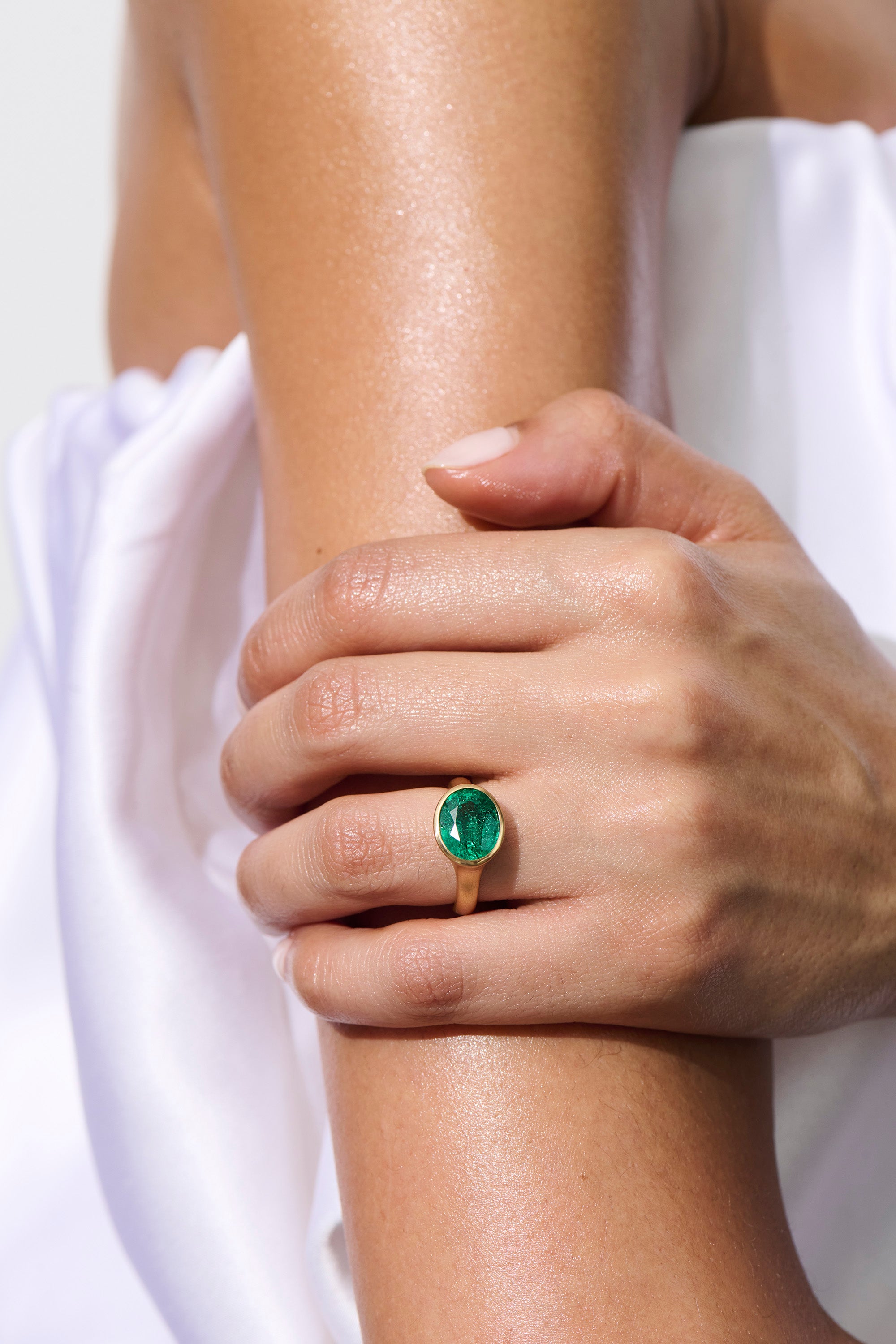 Vale Jewelry 3.84 Carat Oval Emerald Elise Ring on Hand Model