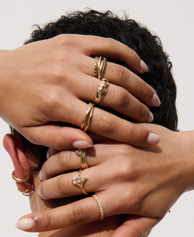 Model Wearing Sintra Rolling Ring with Black Diamonds from Vale Jewelry