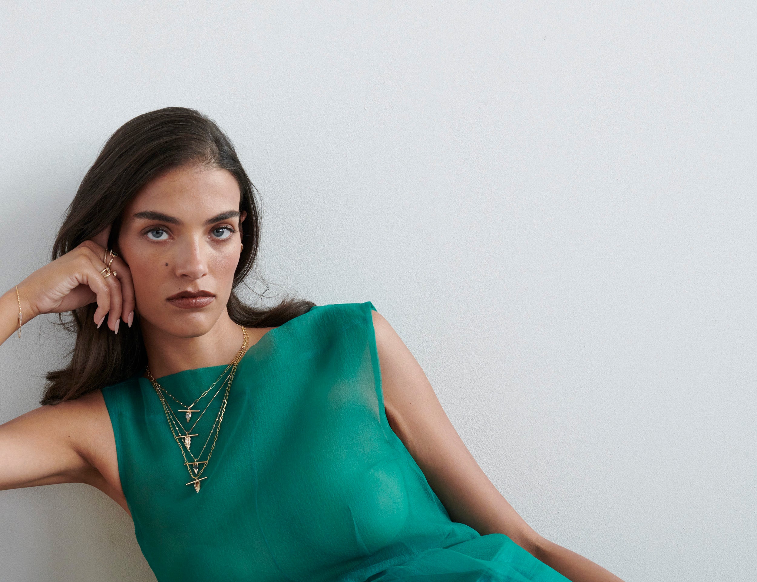 Model Wearing Vale Jewelry Swoop T-Bar Thorn Necklace