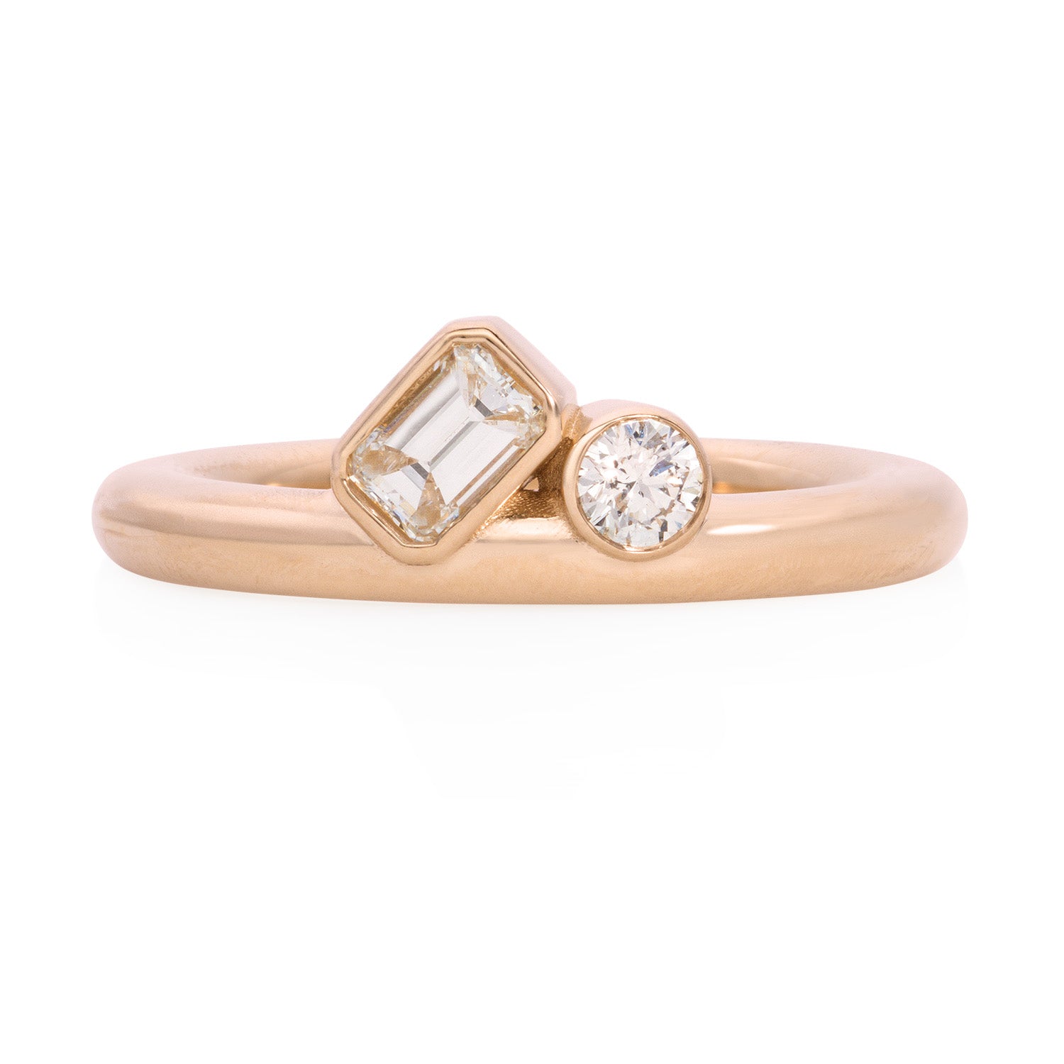 Vale Jewelry Satellite Ring With Emerald and Round Cut Diamonds in Rose Gold Front View