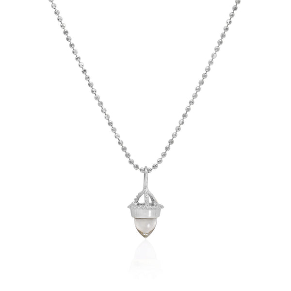 Vale Jewelry Amphora Amulet with Prasiolite on Faceted Bead Chain in 14 Karat White Gold Close Up 