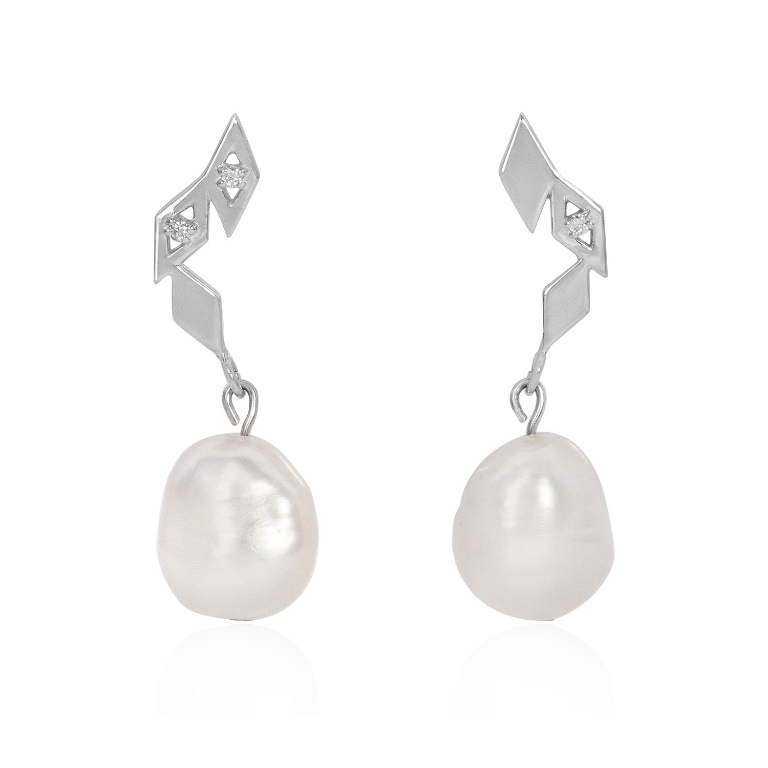 Vale Jewelry Valentin Earrings with Pearls in 14K White Gold Front View