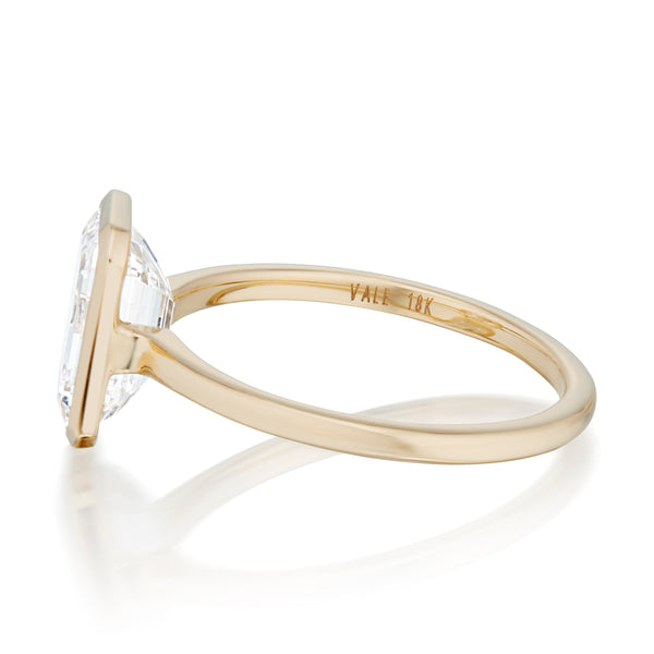 Atlas Ring with White Diamond in Yellow Gold Side Image