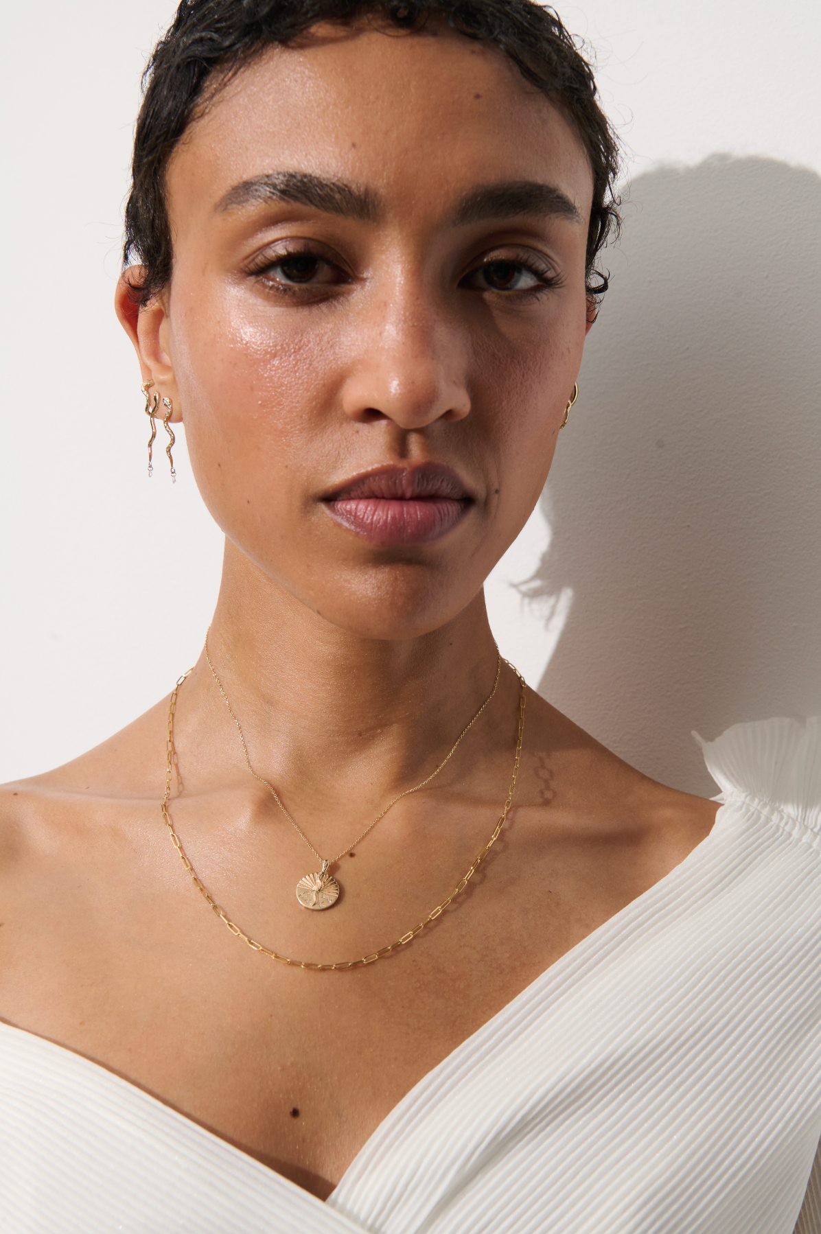 Model Wearing Vale Jewelry Paperclip Chain Necklace in Yellow Gold