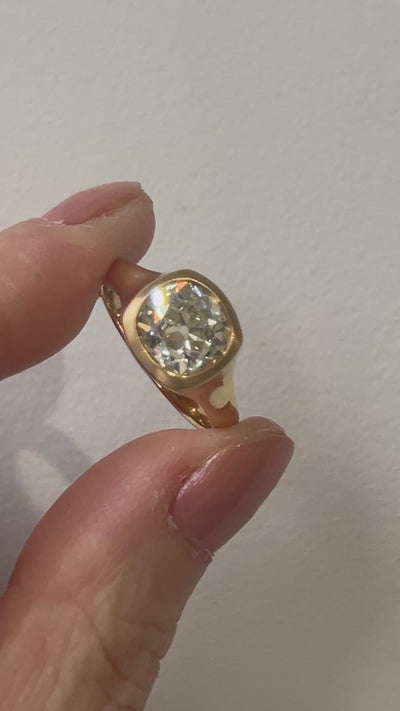 Vale-Jewelry-2_73-Carat-Old-Mine-Cut-Diamond-Elise-Ring-Video