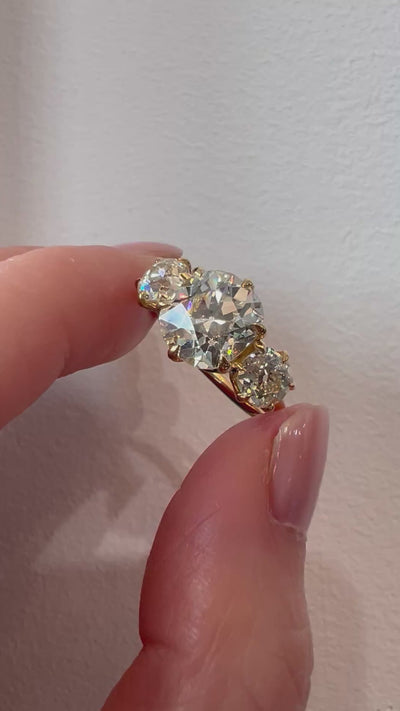 Vale Jewelry 3-Stone 3.10 Carat Old Mine Cut Diamond Ellis Ring Video