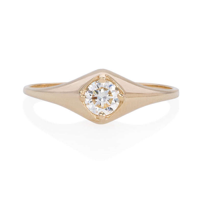 Vale Jewelry Billie Ring with White Diamond in Yellow Gold Front View