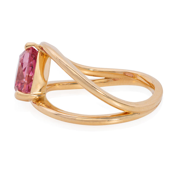 Vale Jewelry OOAK Top Notch Faceting Cut Garnet Ring in 18 Karat Yellow Gold Side View